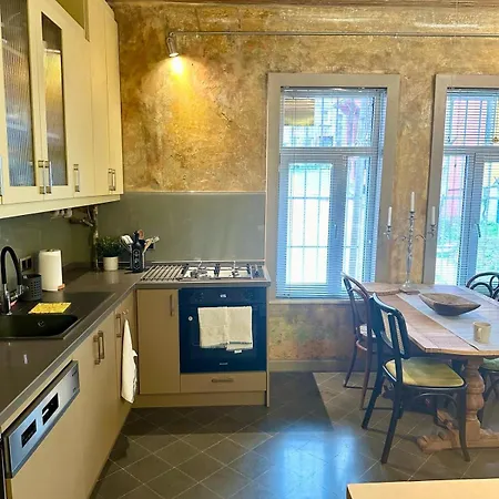 Feriehus Balat Three-story Restored Ottoman House Istanbul