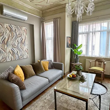 Balat Three-story Restored Ottoman House Feriehus Istanbul